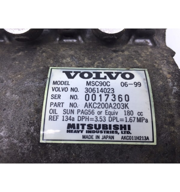 Компрессор кондиционера бу для Volvo V40  1.8 i,  2001 г. бу контрактные купить в Спб