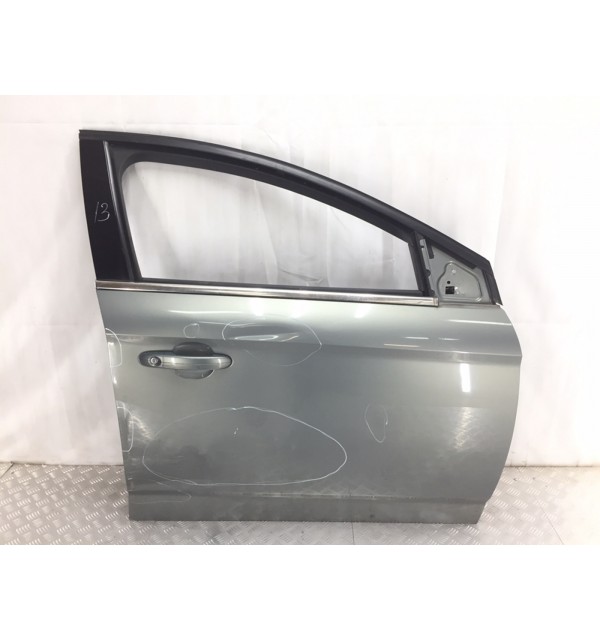 Дверь передняя правая бу для Ford Mondeo  2.0 i,  2007 г. бу контрактные купить в Спб