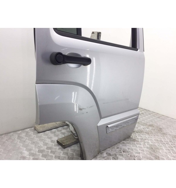 Дверь задняя правая бу для Jeep Cherokee KK 2.8 CRD,  2008 г. бу контрактные купить в Спб