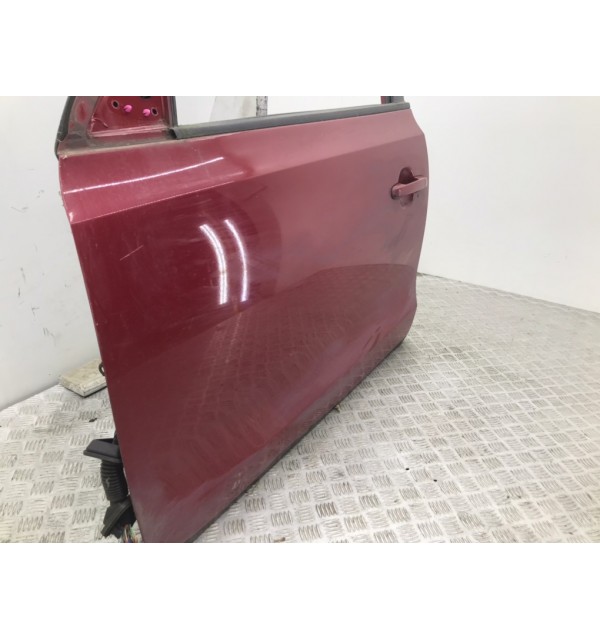 Дверь передняя левая бу для Hyundai i30  1.6 CRDi,  2011 г. бу контрактные купить в Спб