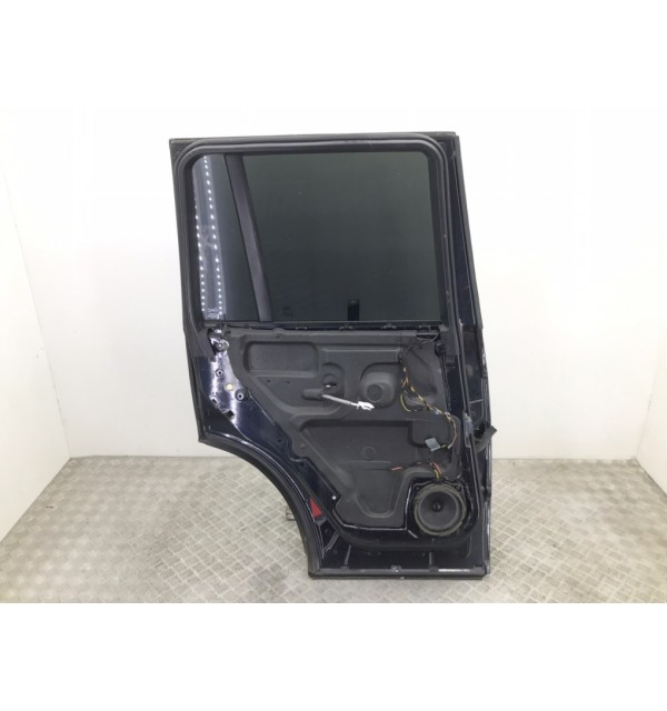 Дверь задняя левая бу для Land Rover Range Rover  4.4 i,  2004 г. бу контрактные купить в Спб