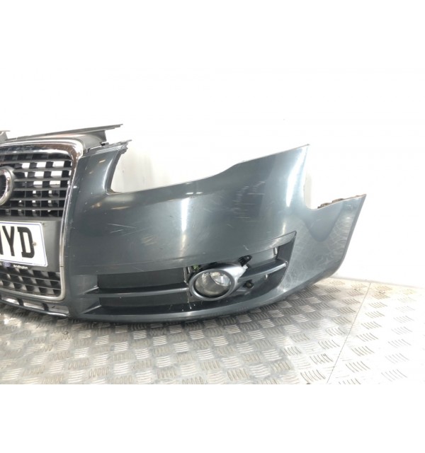 Бампер передний бу для Audi A4 B7 2.0 TDi,  2005 г. бу контрактные купить в Спб