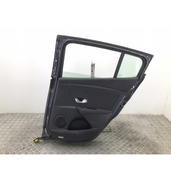 Дверь задняя правая бу для Renault Megane  1.5 DCi,  2010 г. бу контрактные купить в Спб