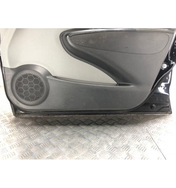 Дверь передняя правая бу для Nissan Pixo  1.0 i,  2009 г. бу контрактные купить в Спб
