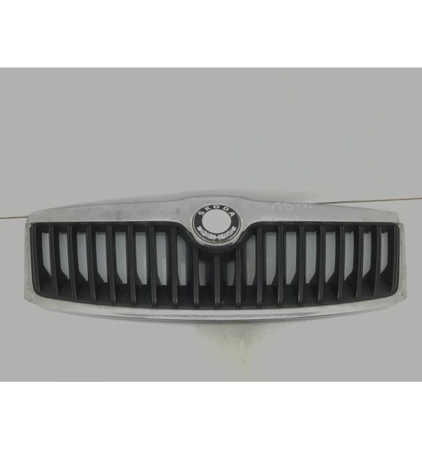 Решетка радиатора бу для Skoda Octavia  1.9 TDi,  2010 г. бу контрактные купить в Спб