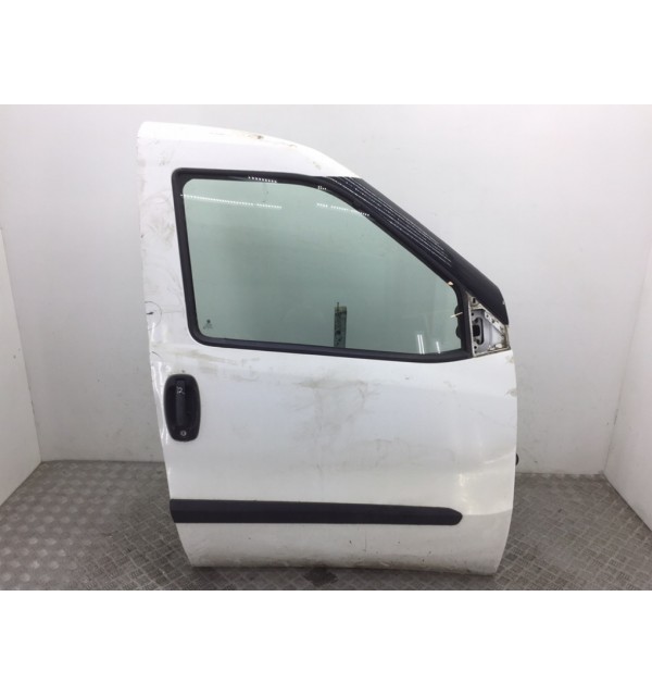 Дверь передняя правая бу для Fiat Doblo  1.3 JTD,  2011 г. бу контрактные купить в Спб