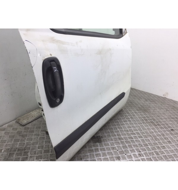 Дверь передняя правая бу для Fiat Doblo  1.3 JTD,  2011 г. бу контрактные купить в Спб