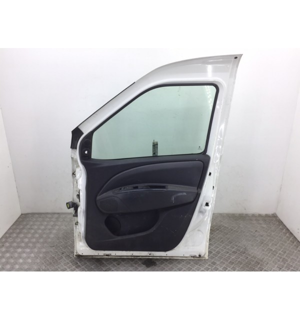 Дверь передняя правая бу для Fiat Doblo  1.3 JTD,  2011 г. бу контрактные купить в Спб