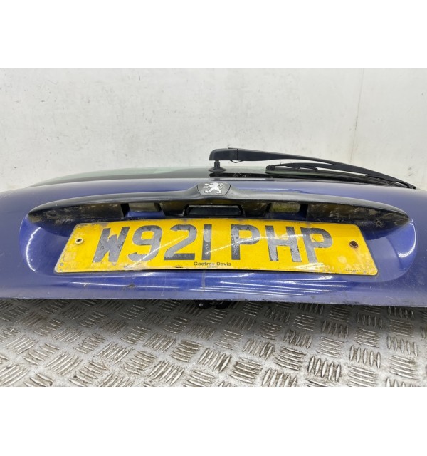 Крышка багажника бу для Peugeot 206  1.6 i,  2000 г. бу контрактные купить в Спб