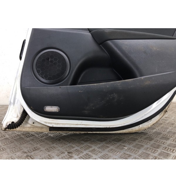 Дверь задняя правая бу для Renault Megane  1.5 DCi,  2011 г. бу контрактные купить в Спб