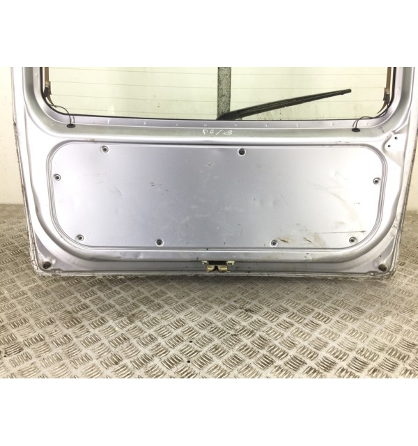 Крышка багажника бу для Daihatsu Charade  1.0 i,  2003 г. бу контрактные купить в Спб