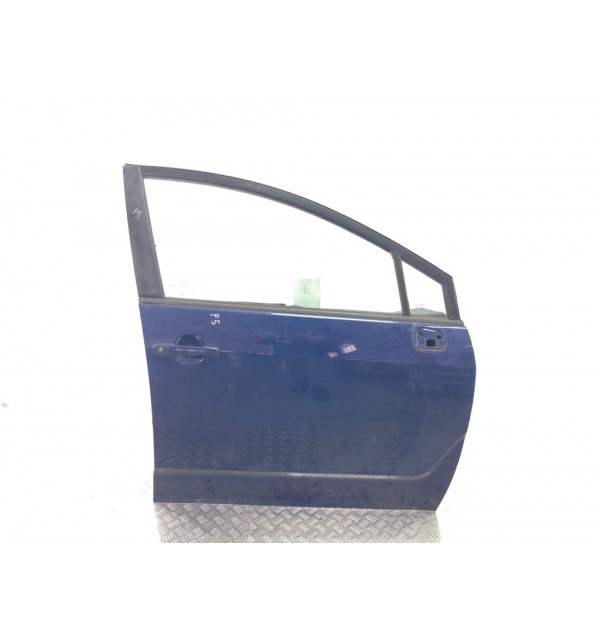 Дверь передняя правая бу для Toyota Corolla Verso  2.0 D-4D,  2005 г. бу контрактные купить в Спб