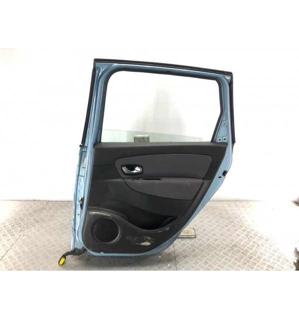 Дверь задняя правая бу для Renault Grand Scenic  1.5 DCi,  2011 г. бу контрактные купить в Спб