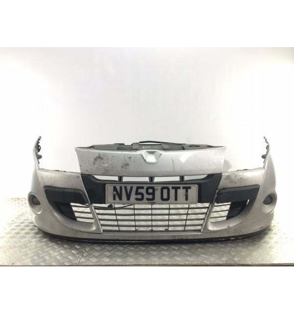 Бампер передний бу для Renault Megane  1.6 i,  2009 г. бу контрактные купить в Спб