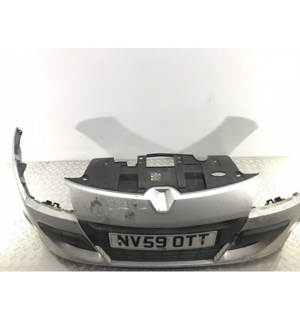 Бампер передний бу для Renault Megane  1.6 i,  2009 г. бу контрактные купить в Спб