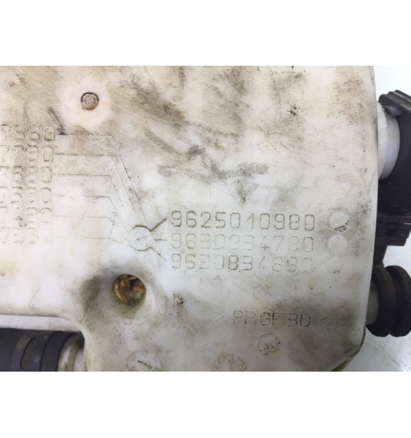 Бачок расширительный бу для Peugeot 206  2.0 HDi,  2003 г. бу контрактные купить в Спб