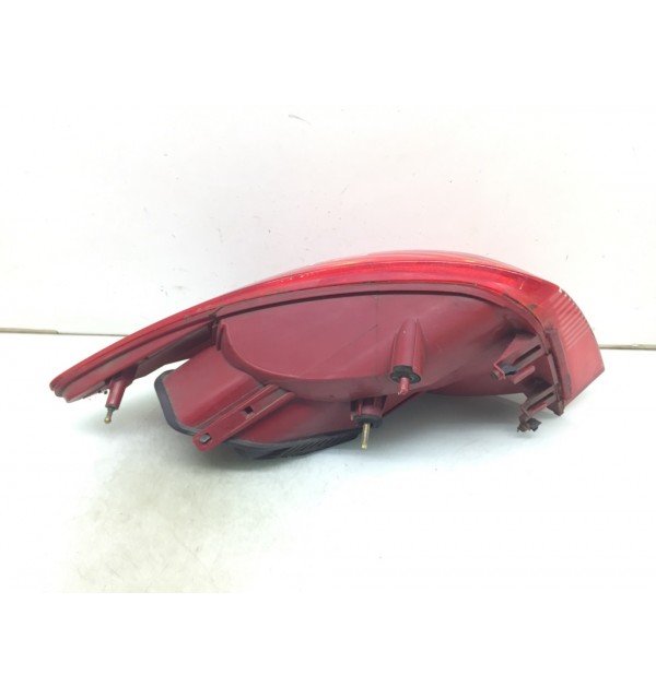 Фонарь задний правый бу для Peugeot 407  2.0 HDi,  2004 г. бу контрактные купить в Спб