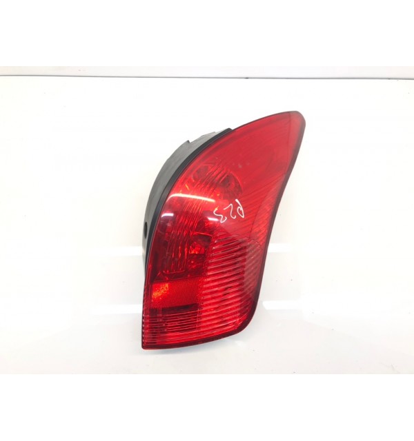 Фонарь задний правый бу для Peugeot 308 T7 1.6 i,  2009 г. бу контрактные купить в Спб