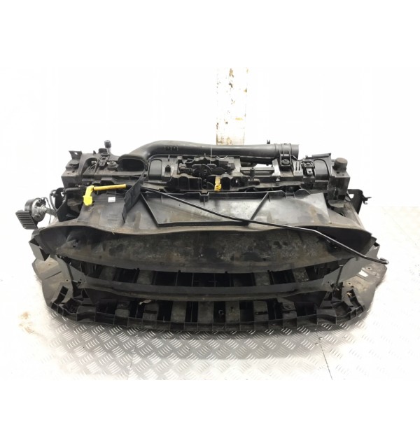 Панель передняя (телевизор) бу для Ford Fiesta  1.0 Ti,  2018 г. бу контрактные купить в Спб
