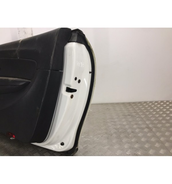 Дверь передняя правая бу для Volkswagen Scirocco  2.0 TDi,  2009 г. бу контрактные купить в Спб