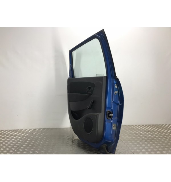 Дверь задняя левая бу для Renault Scenic  1.6 i,  2011 г. бу контрактные купить в Спб