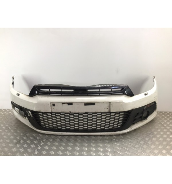 Бампер передний бу для Volkswagen Scirocco  2.0 TDi,  2009 г. бу контрактные купить в Спб