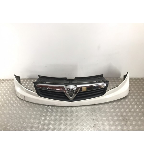 Решетка радиатора бу для Opel Vivaro  2.0 CDTi,  2008 г. бу контрактные купить в Спб
