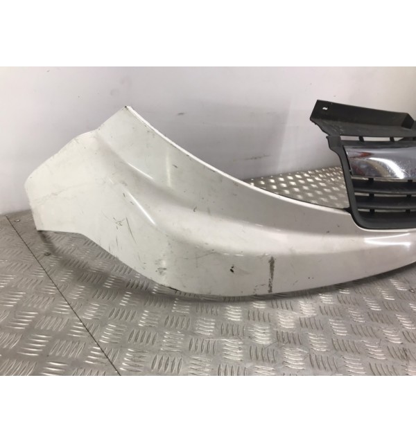 Решетка радиатора бу для Opel Vivaro  2.0 CDTi,  2008 г. бу контрактные купить в Спб