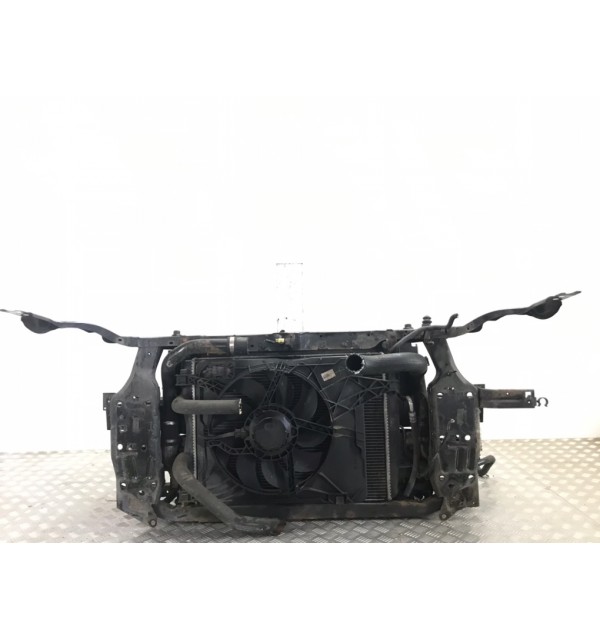 Панель передняя (телевизор) бу для Nissan Qashqai  1.5 DCi,  2007 г.