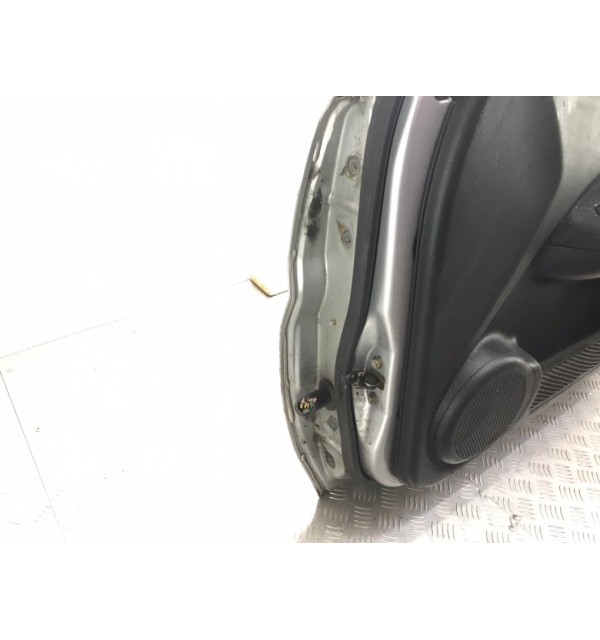 Дверь передняя правая бу для Honda HR-V  1.6 i,  2002 г. бу контрактные купить в Спб