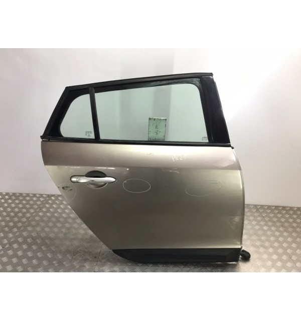 Дверь задняя правая бу для Renault Megane  1.5 DCi,  2011 г. бу контрактные купить в Спб