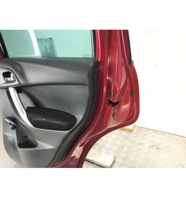 Дверь задняя правая бу для Citroen C3  1.4 HDi,  2010 г. бу контрактные купить в Спб