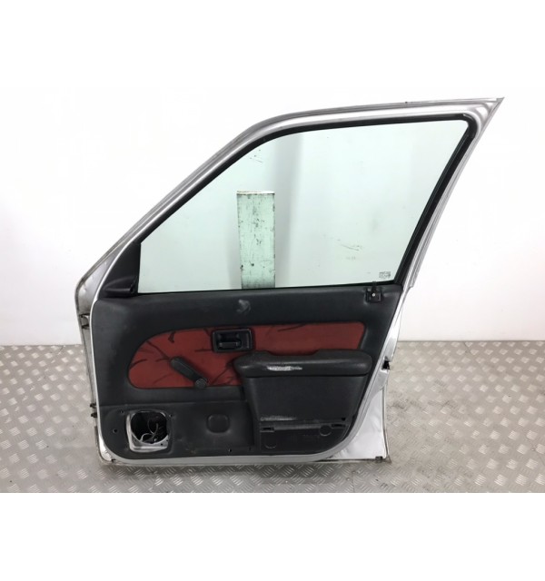 Дверь передняя правая бу для Peugeot 106  1.5 Di,  2000 г. бу контрактные купить в Спб