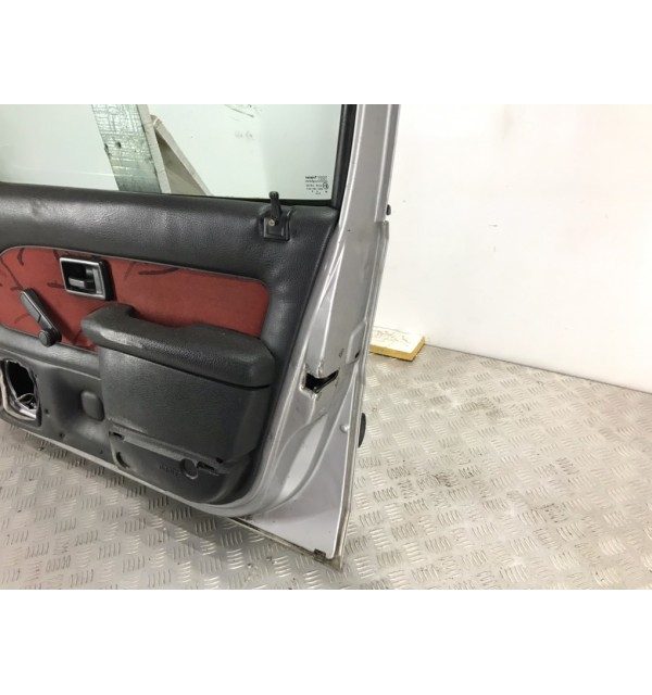 Дверь передняя правая бу для Peugeot 106  1.5 Di,  2000 г. бу контрактные купить в Спб
