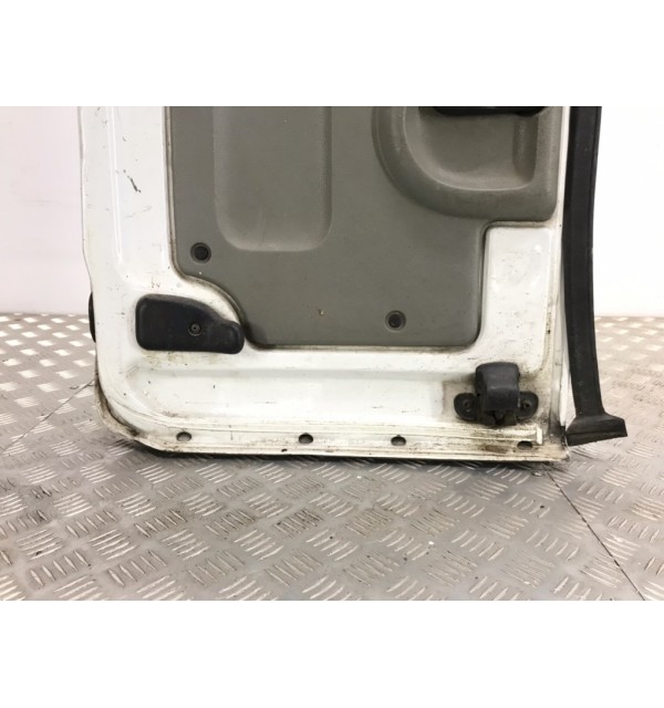 Дверь задняя распашная правая бу для Renault Kangoo  1.5 DCi,  2007 г. бу контрактные купить в Спб