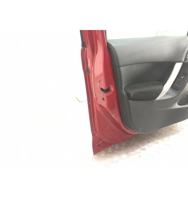 Дверь передняя левая бу для Citroen C3  1.4 HDi,  2010 г. бу контрактные купить в Спб