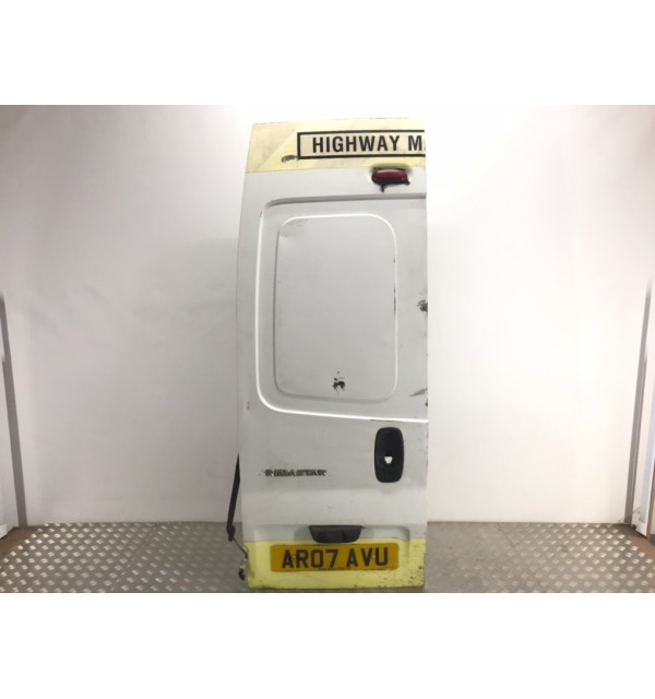 Дверь задняя распашная левая бу для Nissan Primastar  2.0 DCi,  2007 г. бу контрактные купить в Спб
