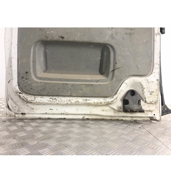 Дверь задняя распашная правая бу для Nissan Primastar  2.0 DCi,  2007 г. бу контрактные купить в Спб