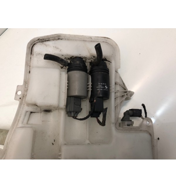Бачок омывателя бу для BMW 1 E87/E81/E82/E88 2.0 TD,  2008 г. бу контрактные купить в Спб