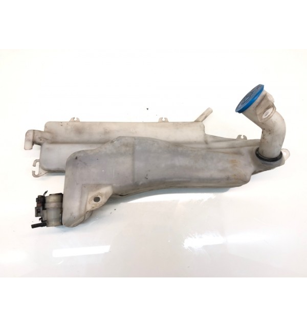 Бачок омывателя бу для Honda HR-V  1.6 i,  2002 г. бу контрактные купить в Спб