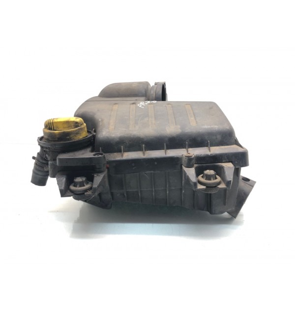 Корпус воздушного фильтра бу для Nissan Primastar  2.0 DCi,  2007 г. бу контрактные купить в Спб