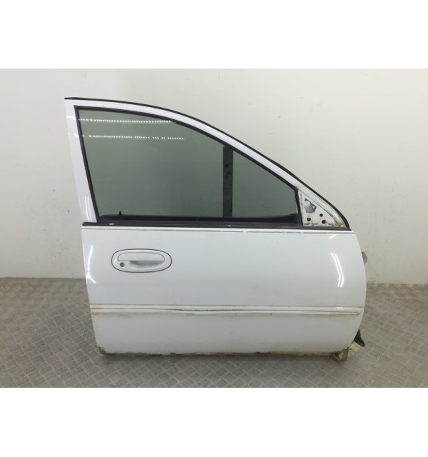Дверь передняя правая бу для Ford Escort  2.4 i,  2001 г. бу контрактные купить в Спб