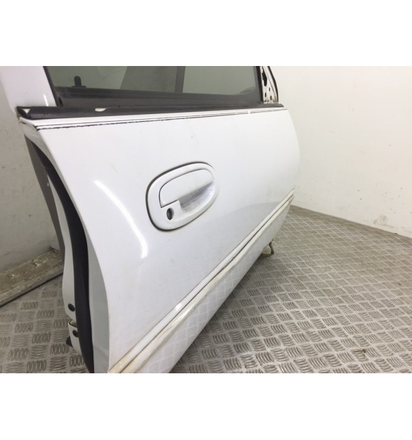 Дверь передняя правая бу для Ford Escort  2.4 i,  2001 г. бу контрактные купить в Спб