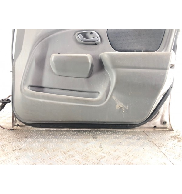 Дверь передняя правая бу для Suzuki Alto  1.1 i,  2004 г. бу контрактные купить в Спб