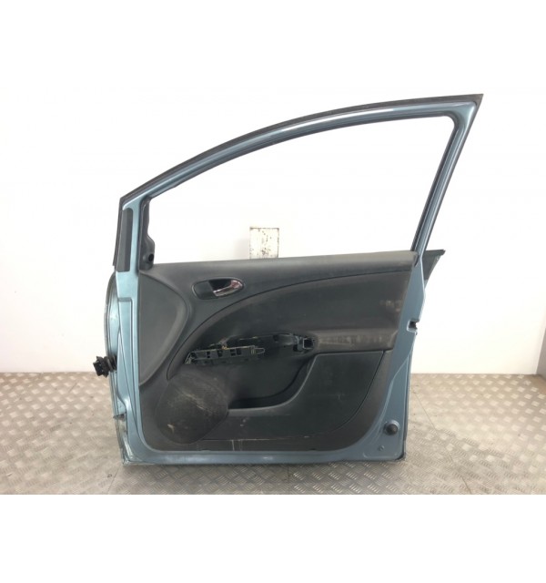 Дверь передняя правая бу для Seat Altea  1.6 i,  2006 г. бу контрактные купить в Спб