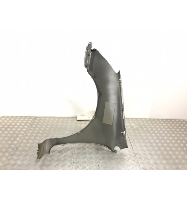 Крыло переднее правое бу для Honda Civic 7 1.6 i,  2005 г.