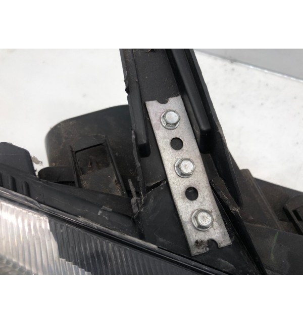 Фара правая бу для Ford C-Max  1.6 i,  2005 г. бу контрактные купить в Спб