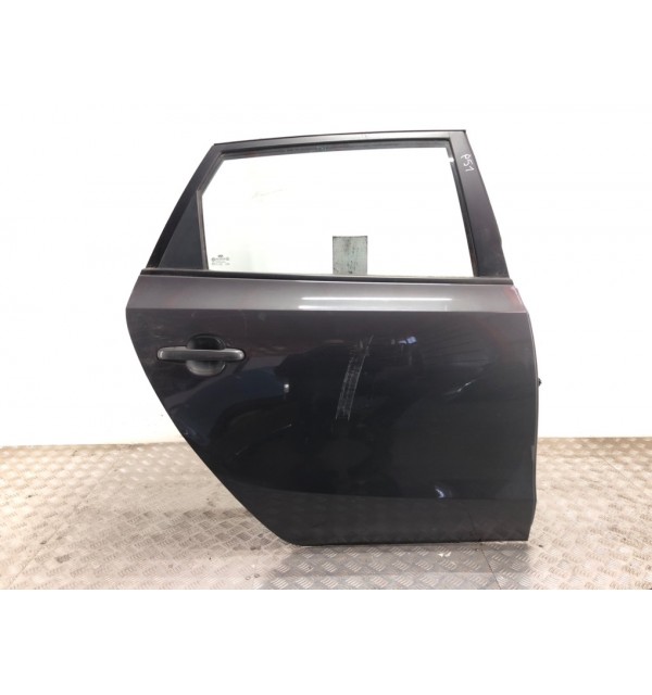 Дверь задняя правая бу для Hyundai i30  1.6 CRDi,  2008 г. бу контрактные купить в Спб