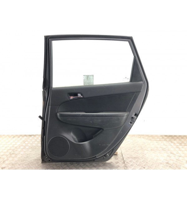 Дверь задняя правая бу для Hyundai i30  1.6 CRDi,  2008 г. бу контрактные купить в Спб