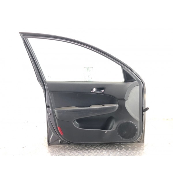 Дверь передняя левая бу для Hyundai i30  1.6 CRDi,  2008 г. бу контрактные купить в Спб
